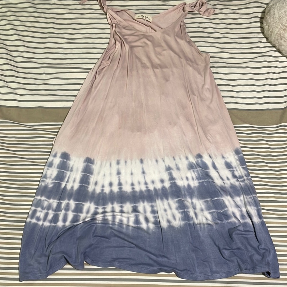 Soft dress with tied straps sleeveless
